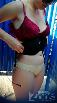 [Image: Voyeur11465141751.jpg]