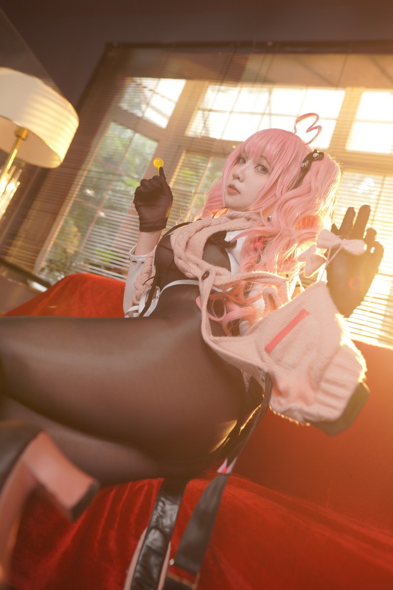 小和甜酒 Cosplay 交错战线卡提那 高清写真图集 [86P1V-523M]插图3
