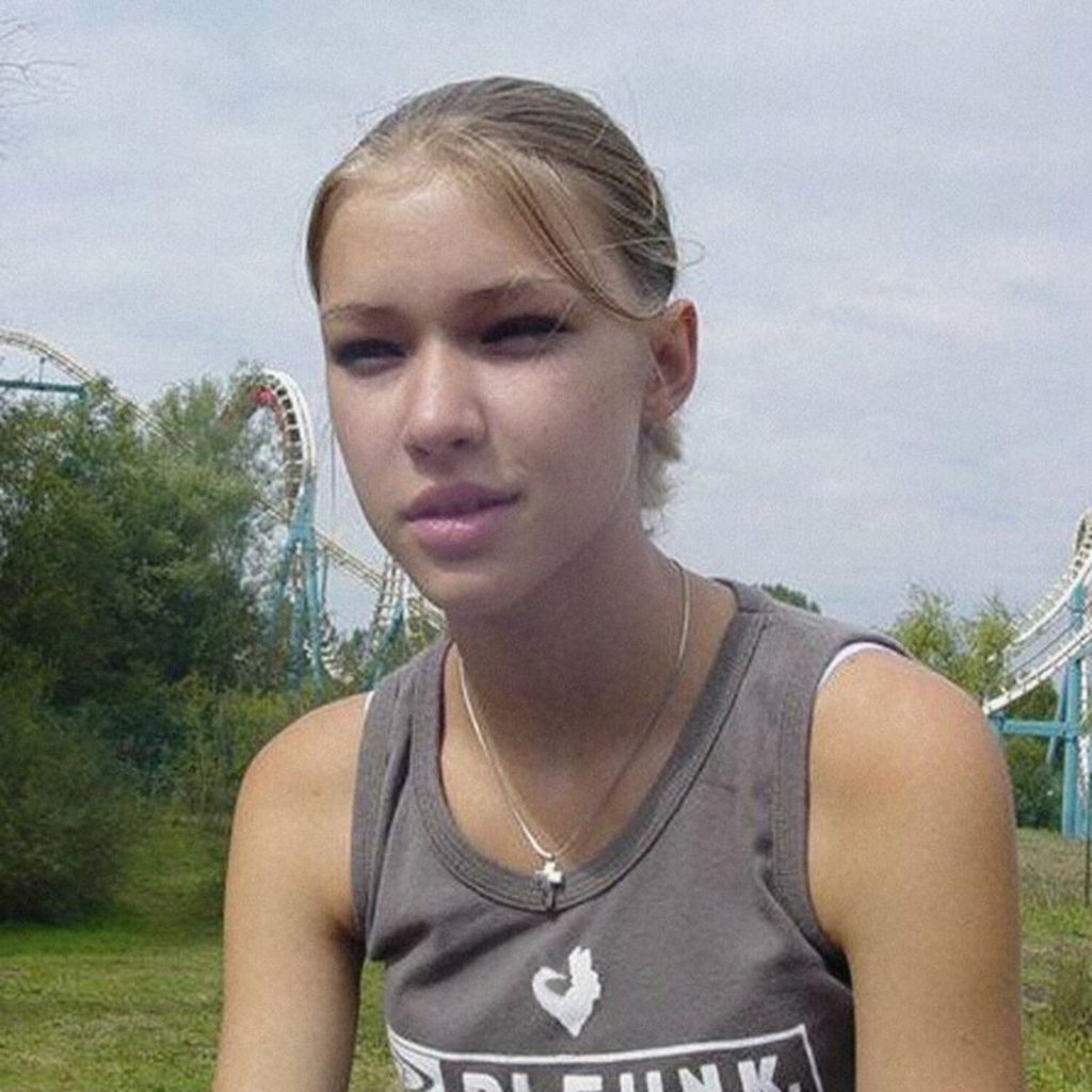 [Image: 7eyc564fnakb.jpg]