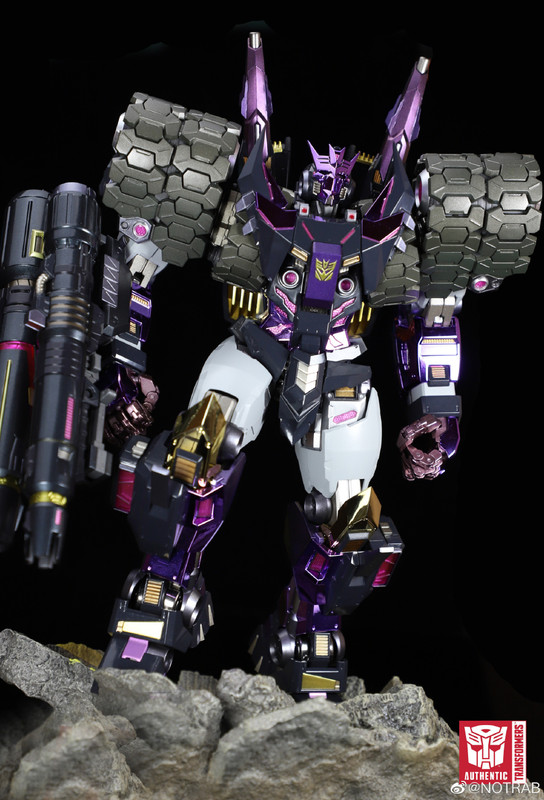Kuro-Kara-Kuri-IDW-Tarn-Limited-Burst-Version-07