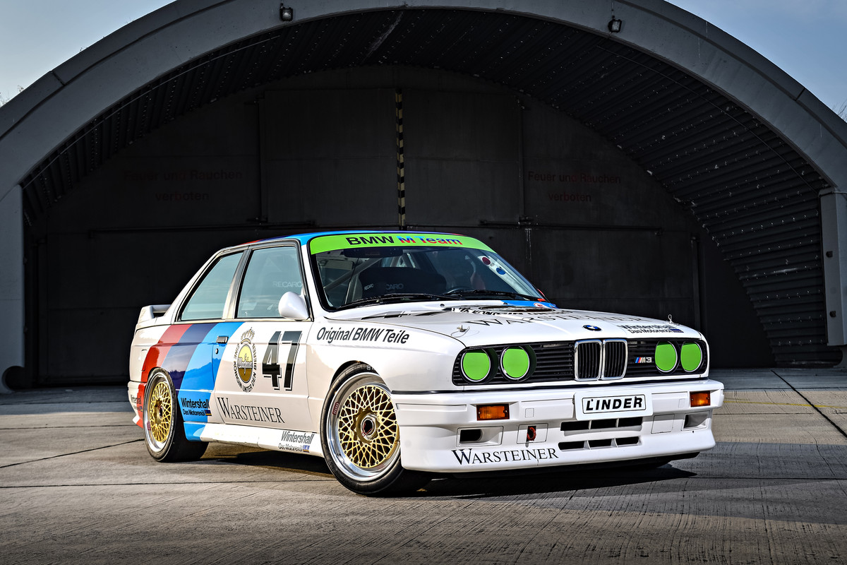 P90237163_highRes_the-bmw-m3-dtm-e30-0