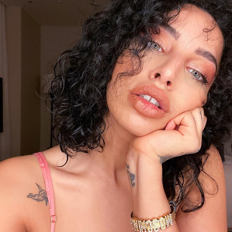 _desertrose__ posts 2020-01-10 06.08 B7JFY2RoL0T_2_2 80645958_174062927286128_6856221224987487685_n