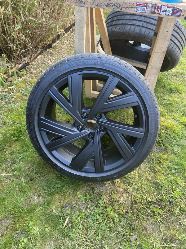 AA662906-DF0C-4F58-8FCB-BA6BE113572A