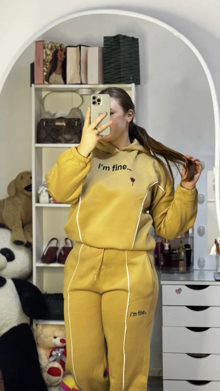 أونسومبل I'm Fine باللون البيج