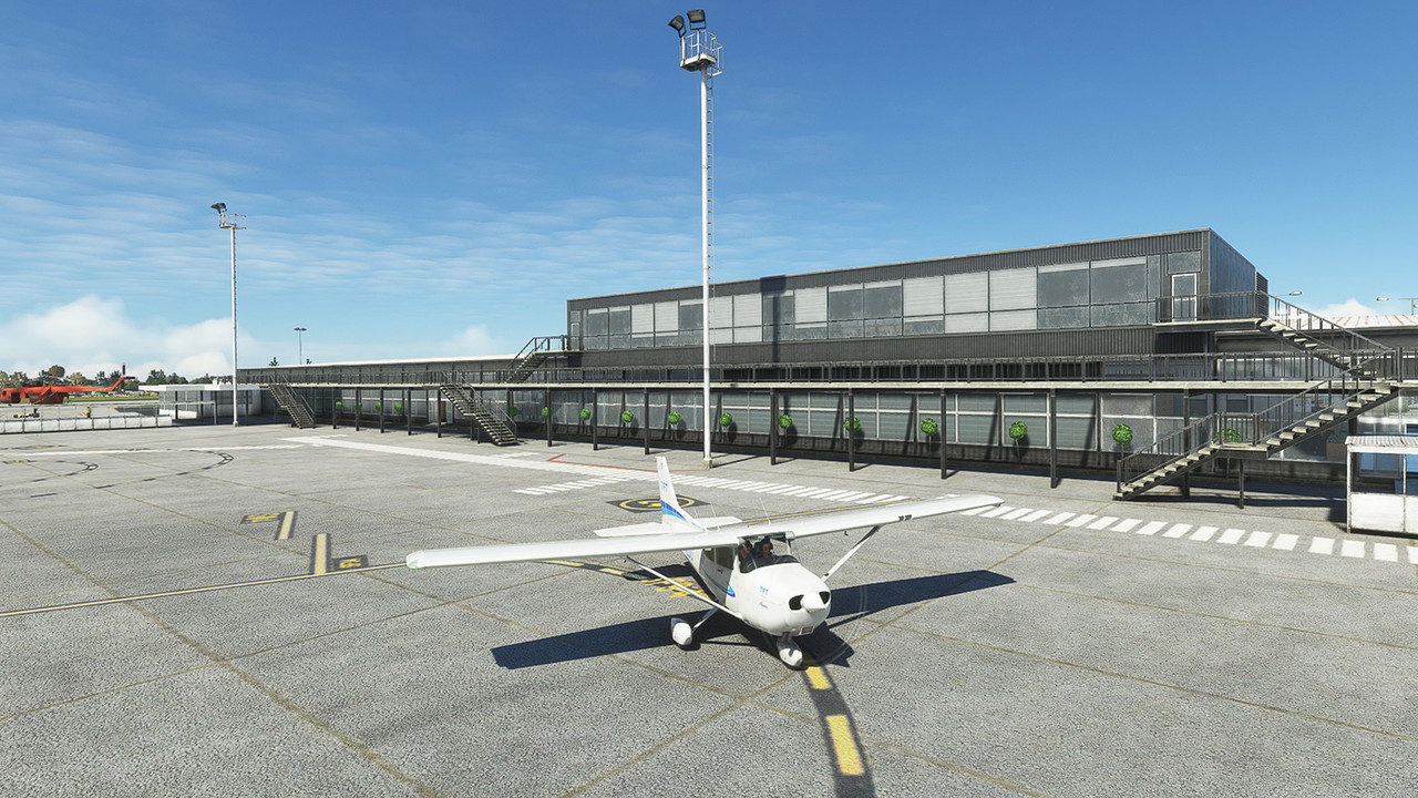 Essendon-airport-YMEN-C172-2.jpg