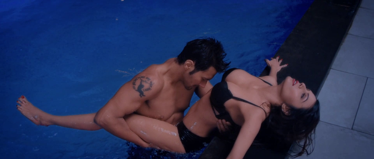 vlcsnap-2020-08-13-00h34m04s442