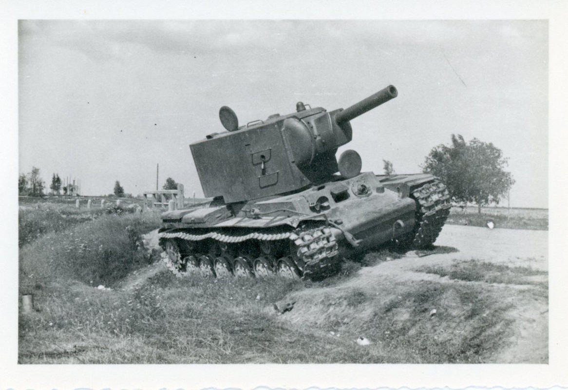 panzer KW-2 Климент Ворошилов Beute abgeschossen