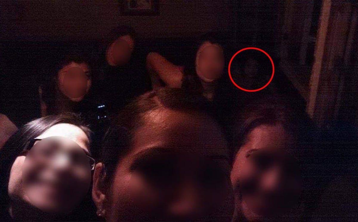 Niña fantasma aparece en bar de Torreón y se hace viral en Internet