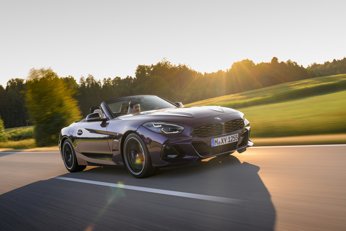 P90479483_highRes_bmw-z4-m40i-09-2022