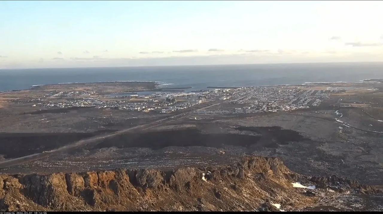 Evacuación masiva en Grindavik ante amenaza de erupción volcánica
