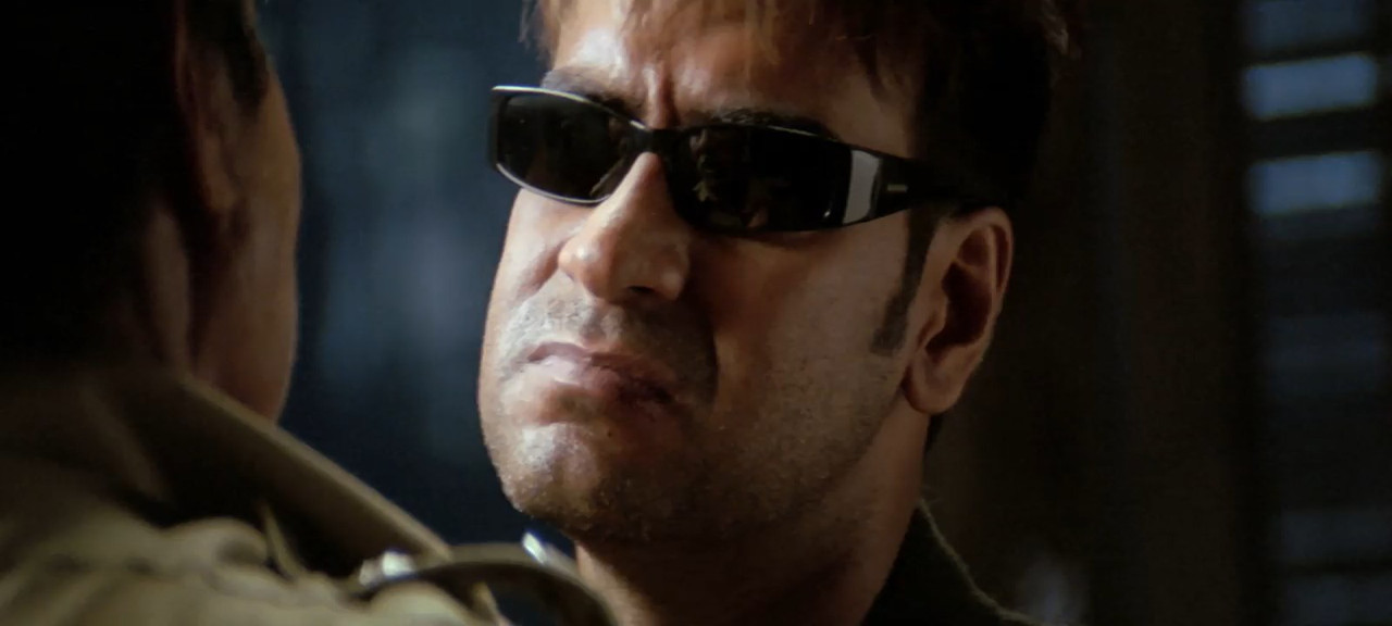 Khakee 2004 WebRip [Hindi + Tamil] 480p 720p Screenshot