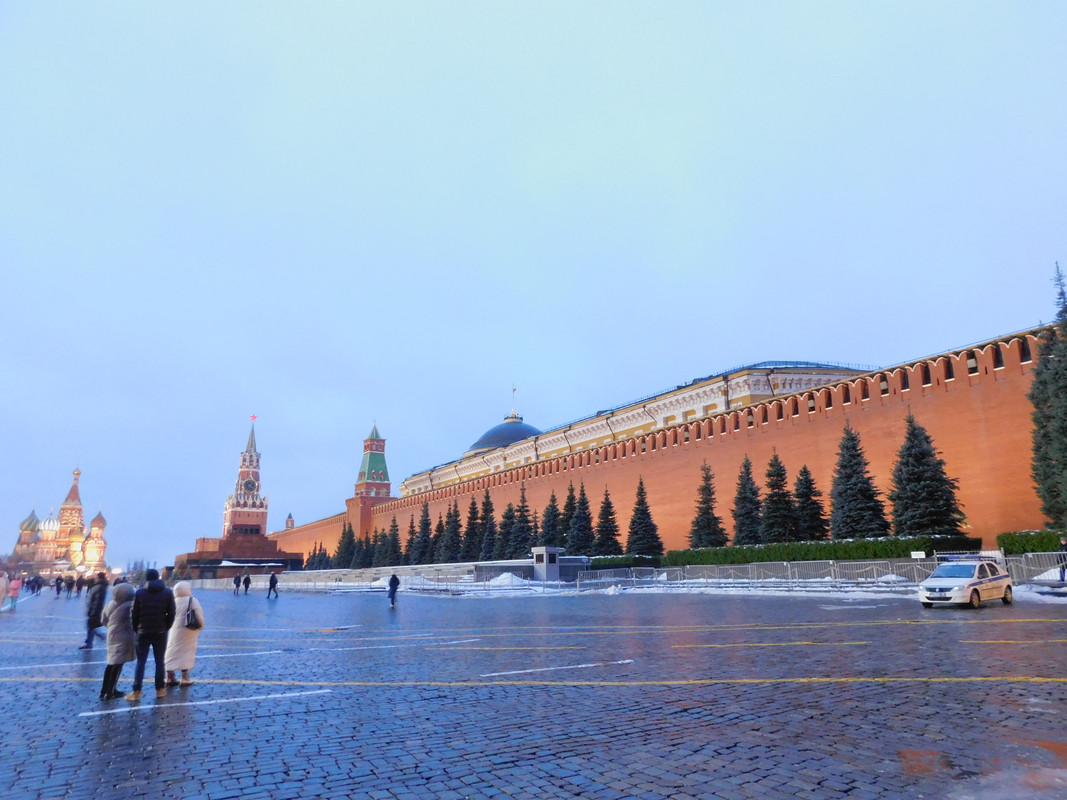 Выставка в музее Революции Кринолин и пр 201