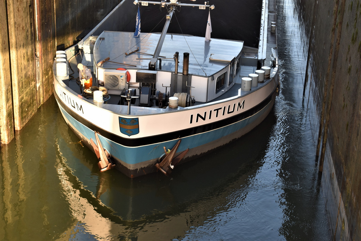 2022.02.26 WAN INITIUM 01 (1940x1293)