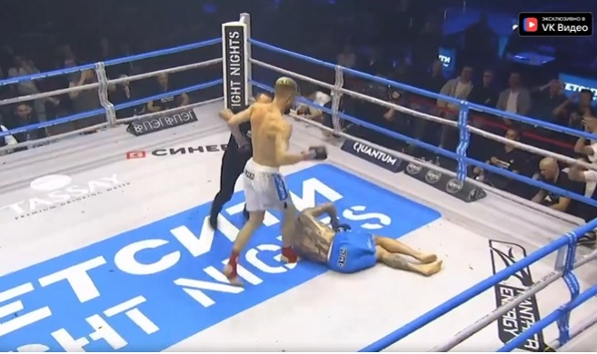 Бивш футболист загуби с тежък нокаут в дебютната си битка