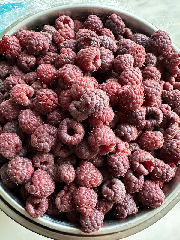 blackberry-9.jpg