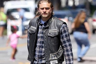 Charlie-Hunnam.jpg
