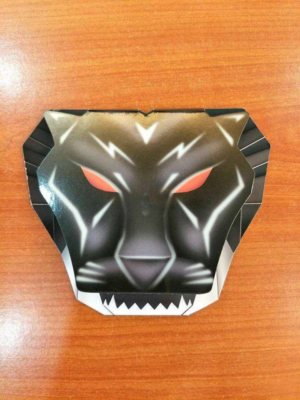 05-Masterpiece-MP-34S-Shadow-Panther-Box-and-Coin
