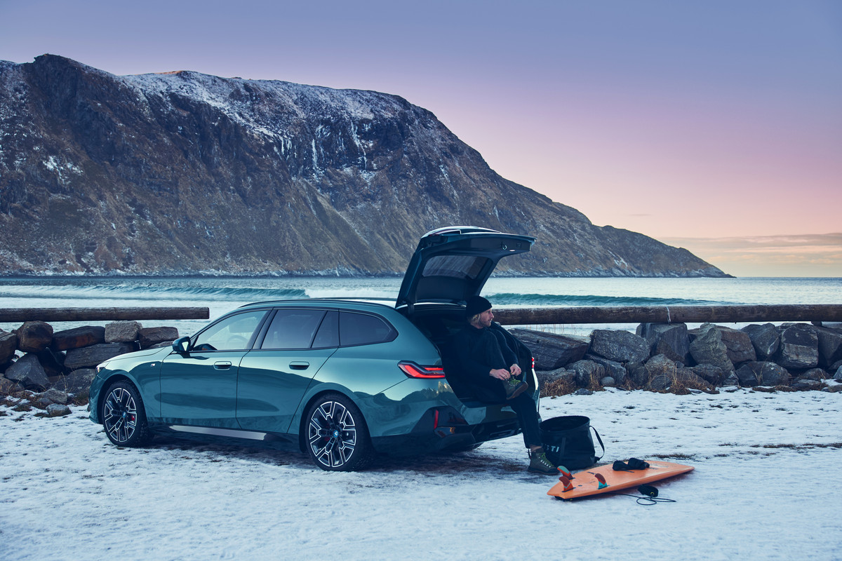 P90537346_highRes_the-new-bmw-i5-edriv