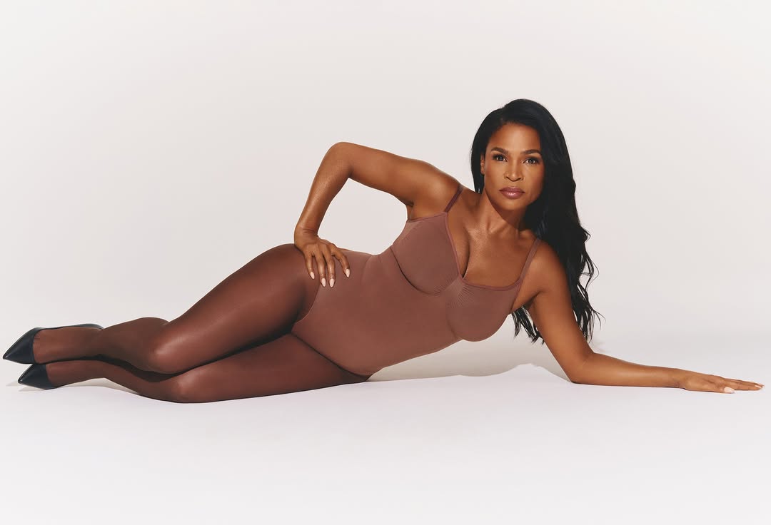 Nia-Long-for-SKIMS-The-actress-is-iconic-as-ever-in-the-ultimate-shapewear-for-New-Year-s-Eve-dress.jpg