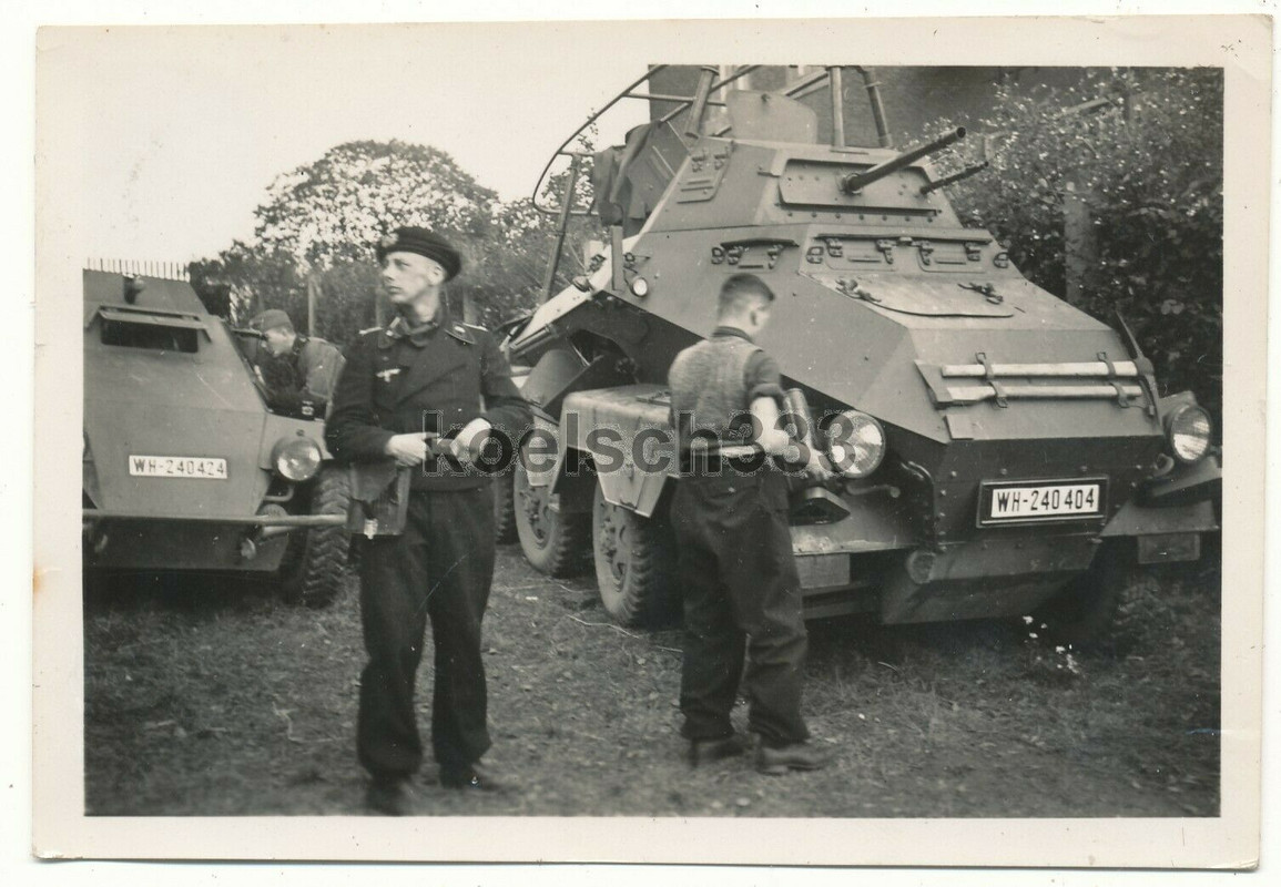 Foto Panzermänner an Panzerwagen ! 4 und 8 Rad Panzer ! Panzerfu