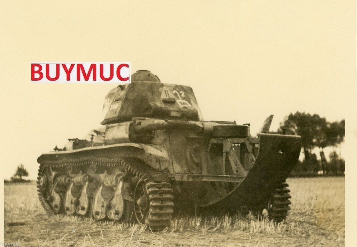 FRANCE ZERSTÖRTER TANK PANZER KENNUNG