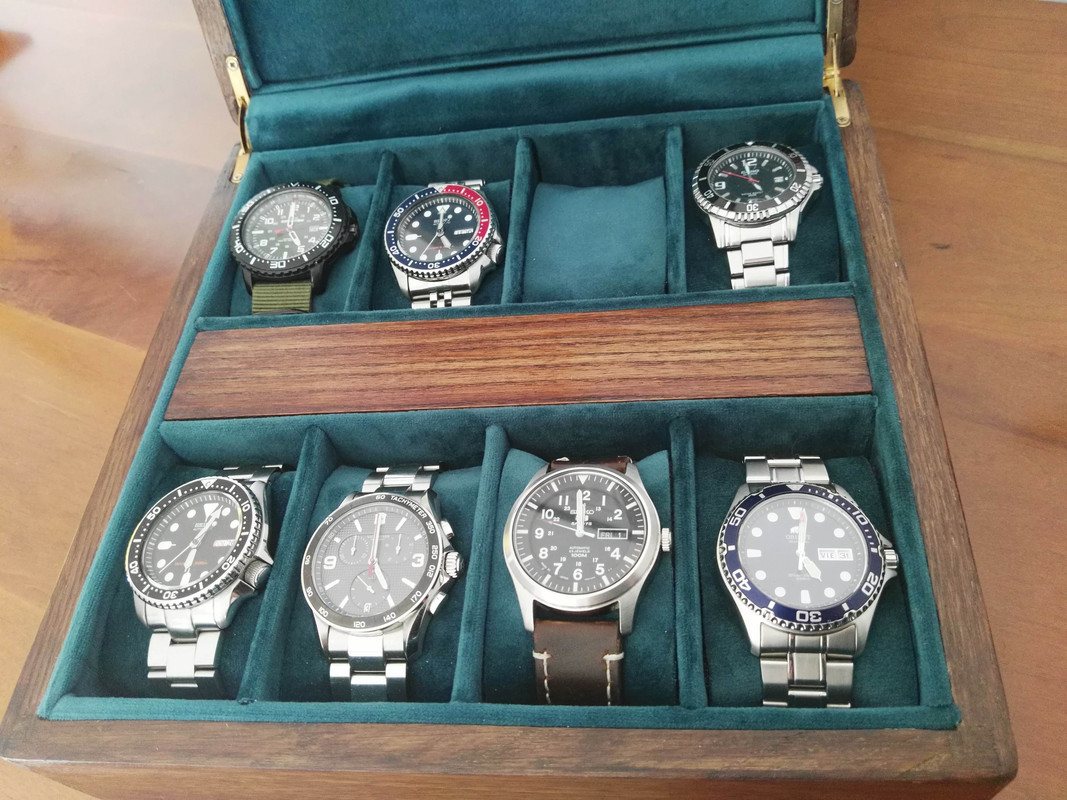 [SUJET UNIQUE] écrin, boîte ou coffret pour ranger les montres... tome II - Page 14 05