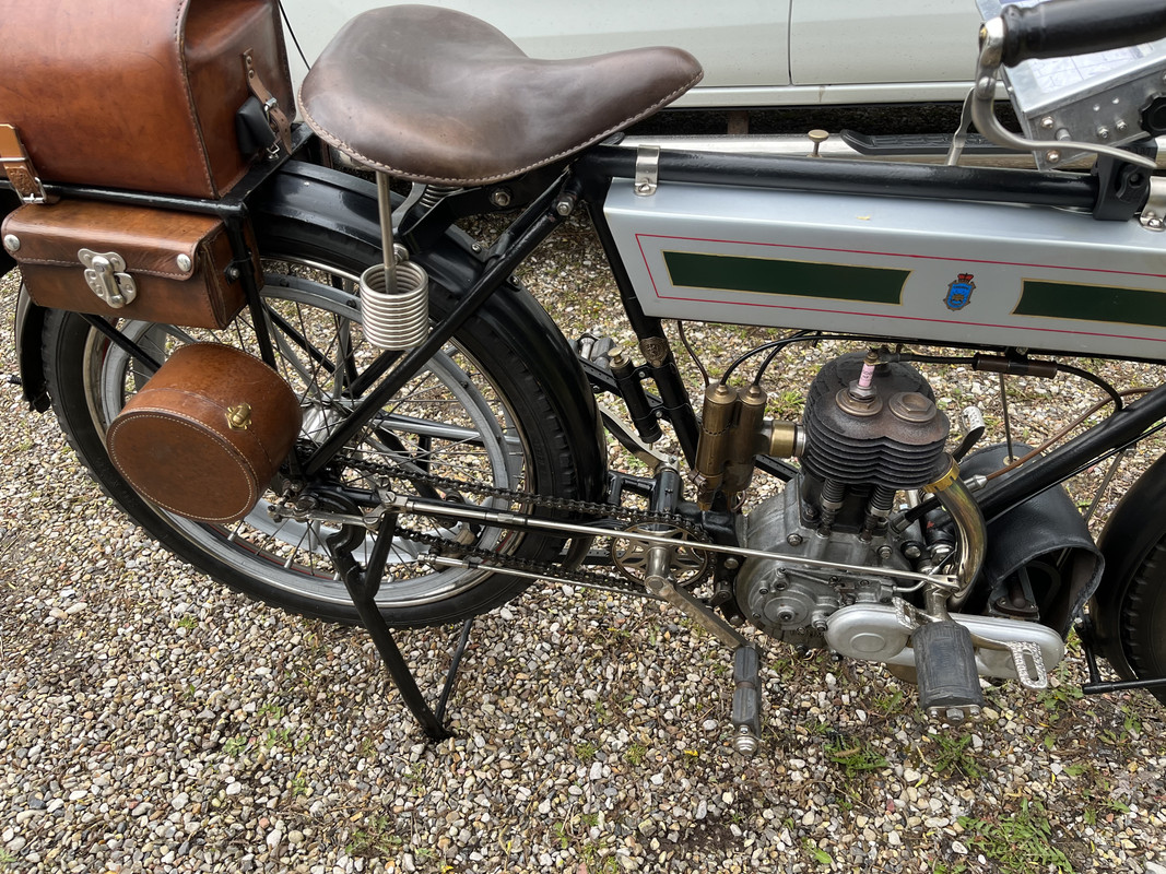 7B0B59E8-09B0-48E9-864E-E729AF13DFE2