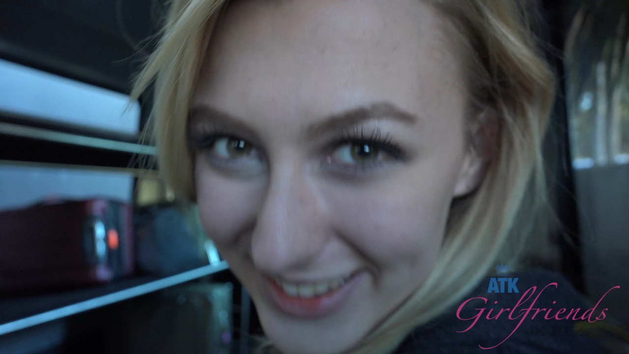 AGr@c3 - 47KG!rlfr!3nd$ - 1117154K.mp4_snapshot_00.15.482