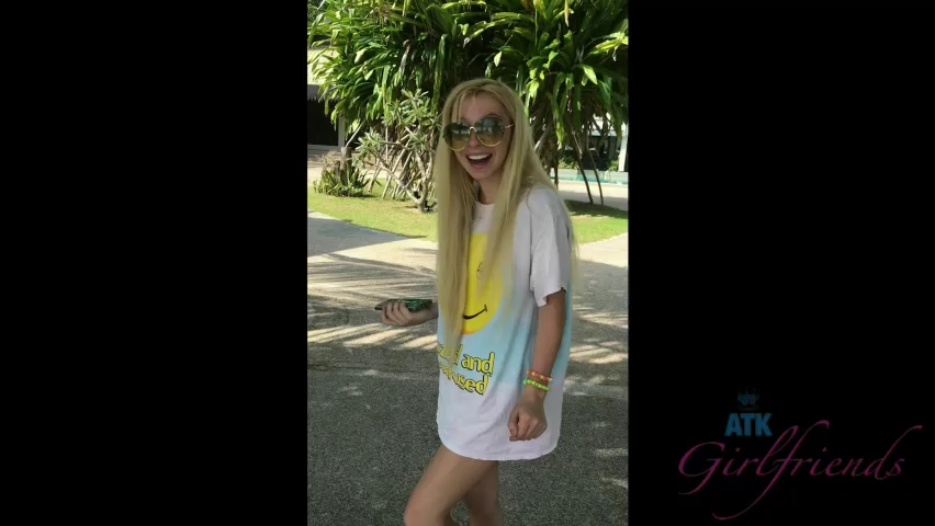 KReeves - AKTG1rlfr3nd$ - 081619 SD.mp4_snapshot_11.56.549