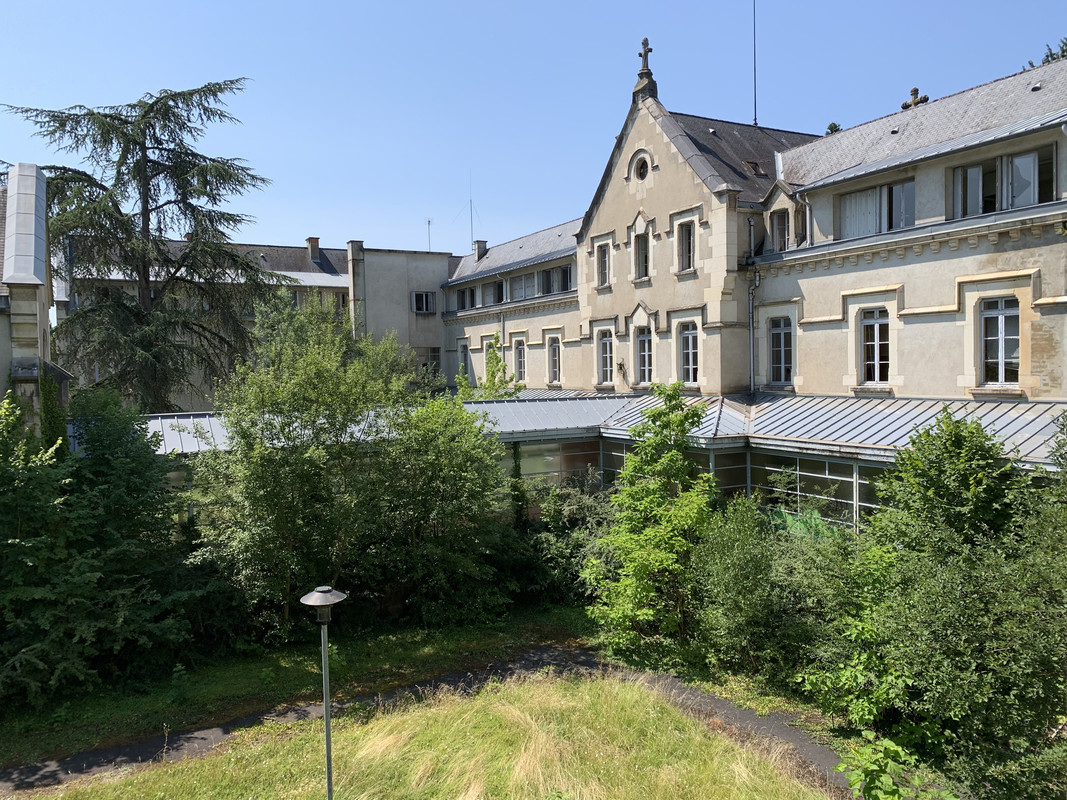 6ADC4BD9-10F2-44D1-ADAB-F08D95E71B6E