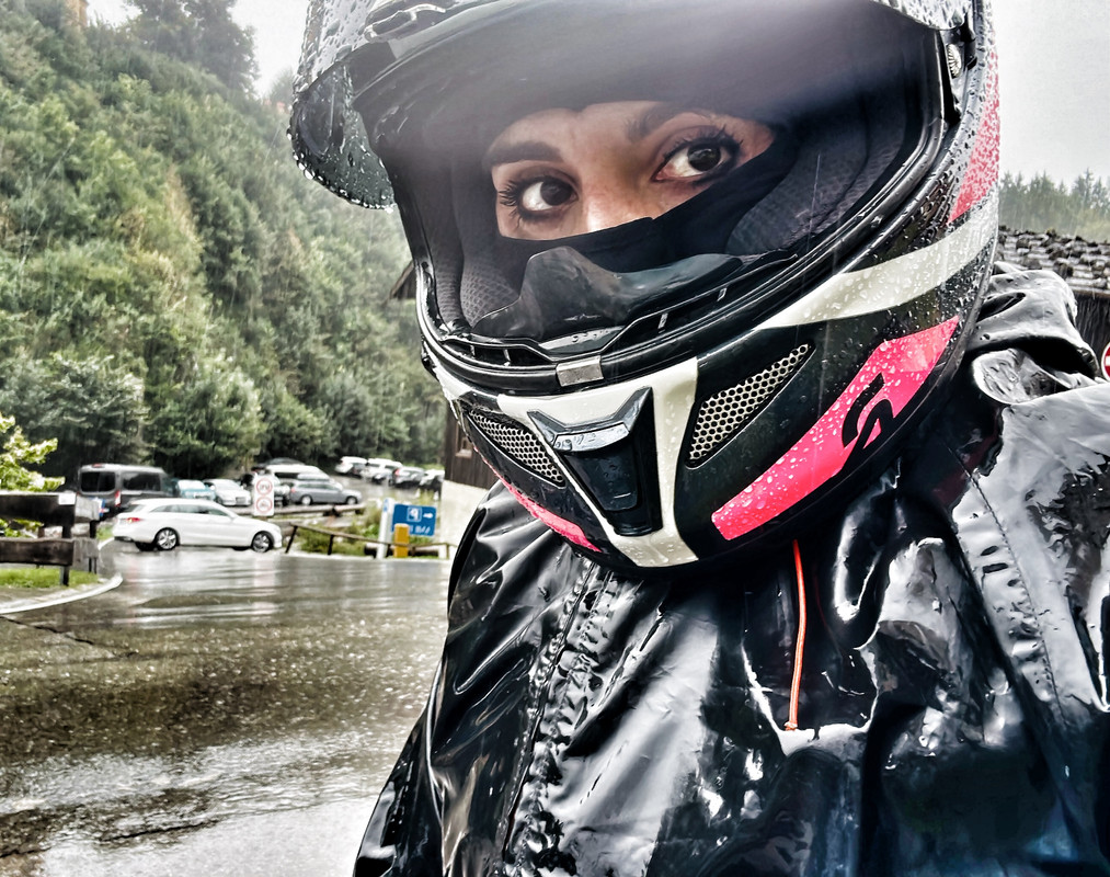 F4B6CC30-0B50-4F6D-BB29-1C93085B22EF