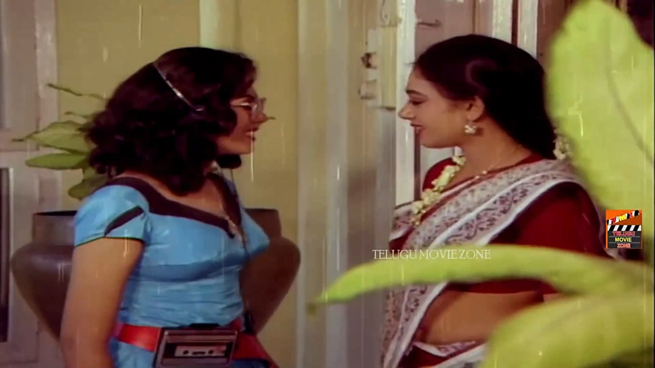 Shobana hot in saree.mkv_snapshot_01.23.761