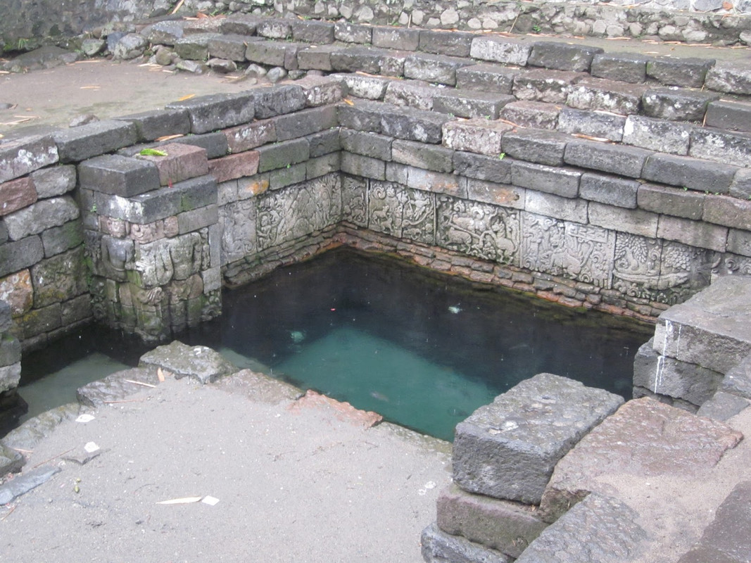 Kolam lele Candi Panataran