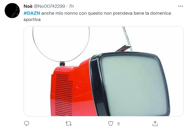 calcio streaming dazn ironia web foto 6