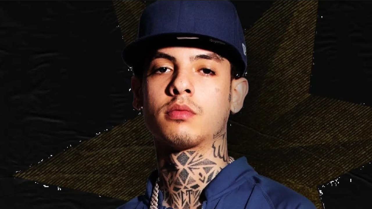 Natanael Cano explota contra su staff, los insulta y amenaza con correrlos