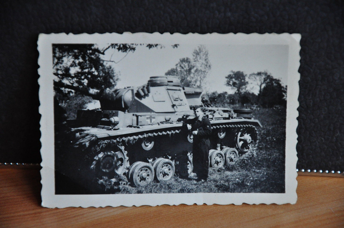 Echt Foto Deutscher Panzer 2. Weltkrieg, im Gelä