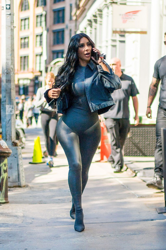 kim-kardashian-in-tights-out-in-new-york-09-30-2018-1