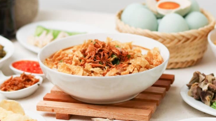 Bubur Ayam Odeon, tempat sarapan enak di Sukabumi yang legendaris.