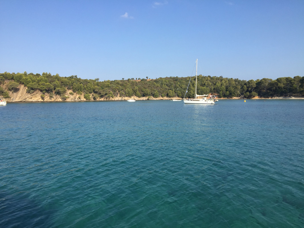 35E4FB60-D3D2-4E95-BBED-2463AD2A6E15