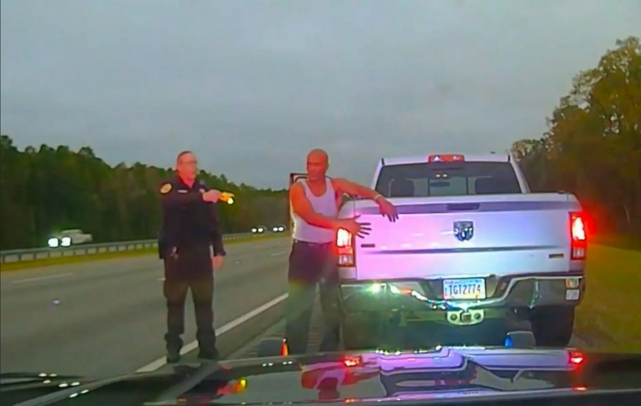 Hombre de video viral asesinado por policía, estuvo preso 16 años siendo inocente