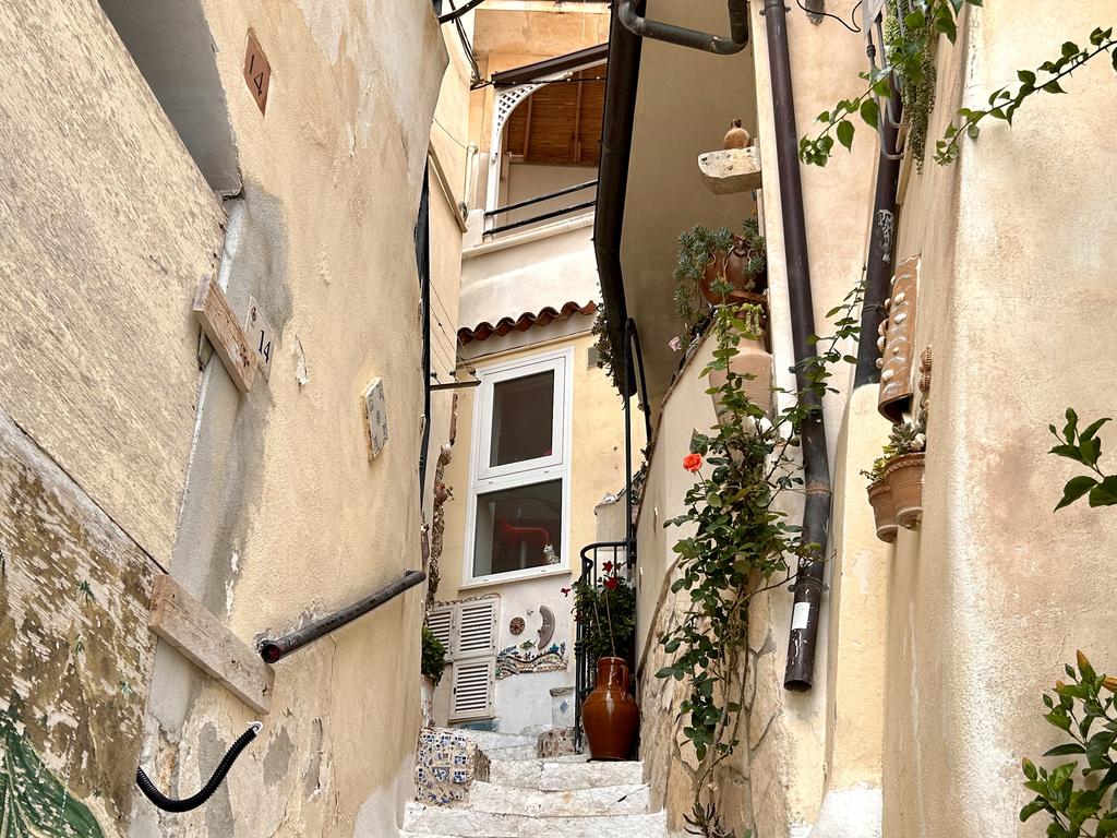 Жаркий сентябрь на побережье Тирренского моря. Жаркий сентябрь на побережье Тирренского моря.