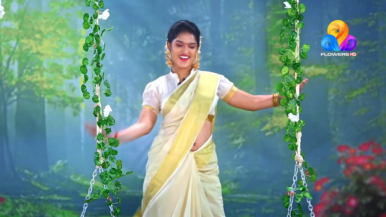 Saniya Iyappan Hot Navel in Saree.m4v_snapshot_00.53.767