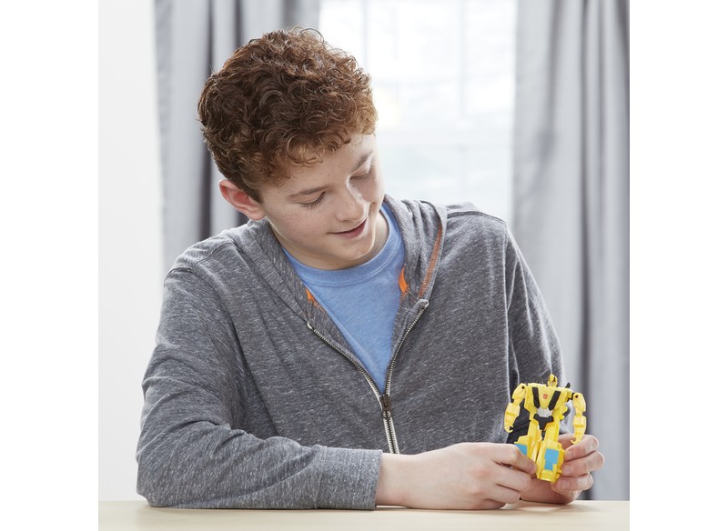 Transformers-Cyberverse-1-Step-Bumblebee-002