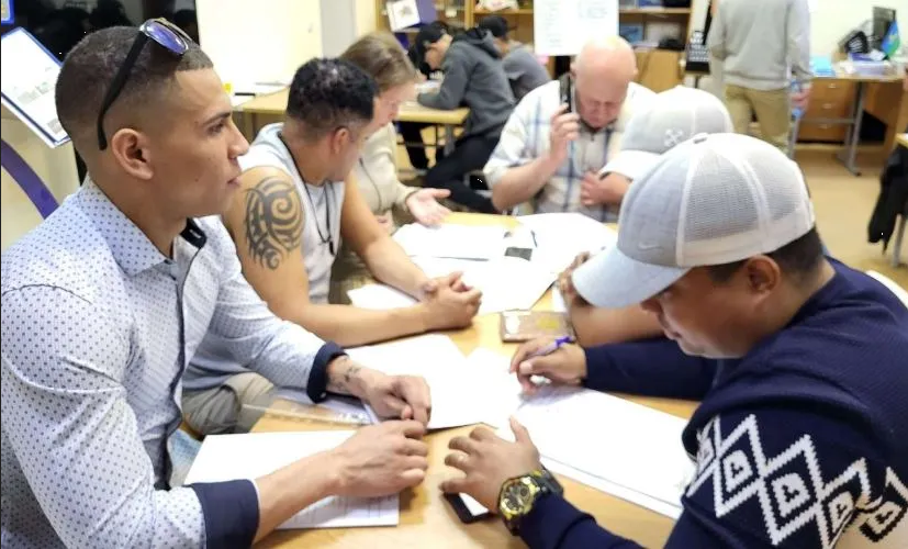 Migrantes cubanos se enlistan en ejercito ruso a cambio de ciudadanía