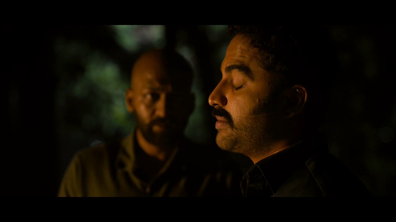 Gangs-of-Godavari-2024-Hindi-WEBRip-720p-AVC-EAC3-6ch-ESub-mkv-0005