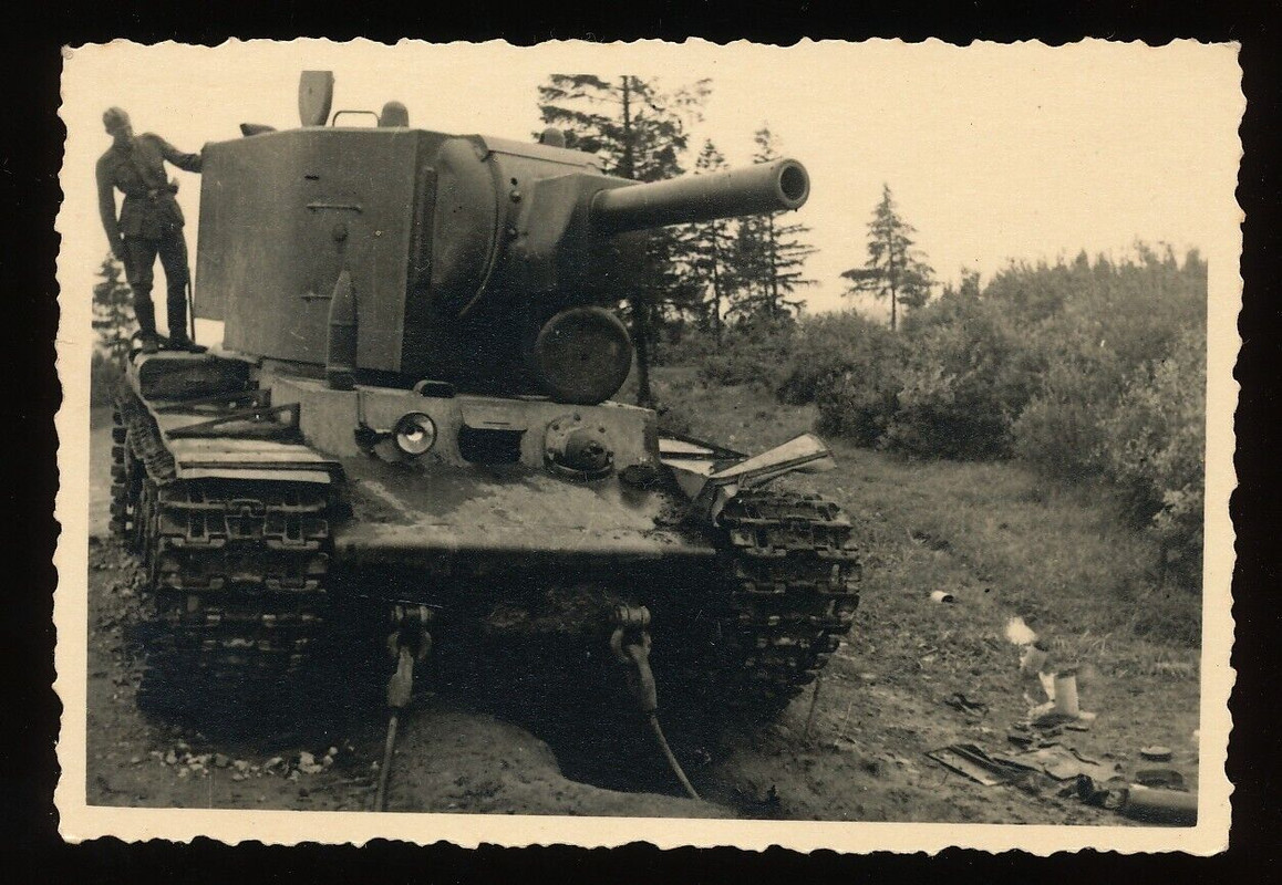 Foto - russischer Panzer an der Straße Smolensk - 2.WK