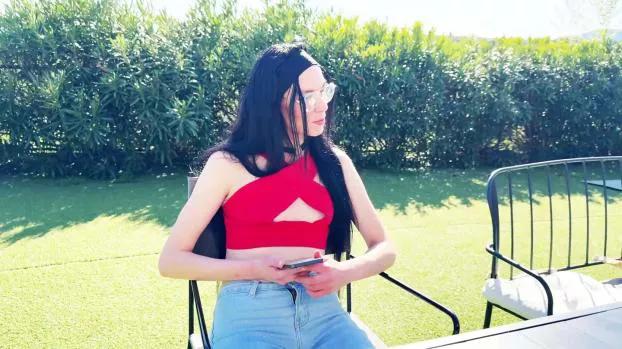 JacquieEtMichelTV – Marina Fire – Marina, a self-assured seductress and confirmed minx!
