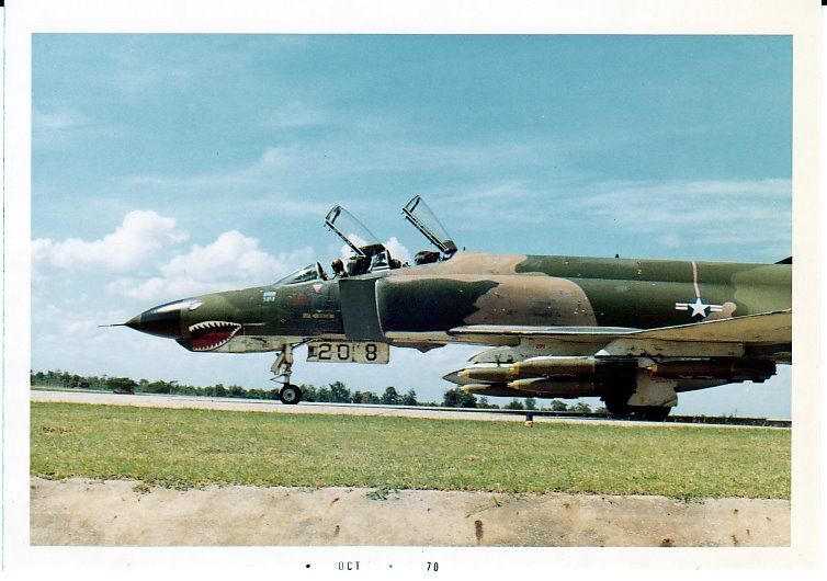 f-4-BOMB.jpg