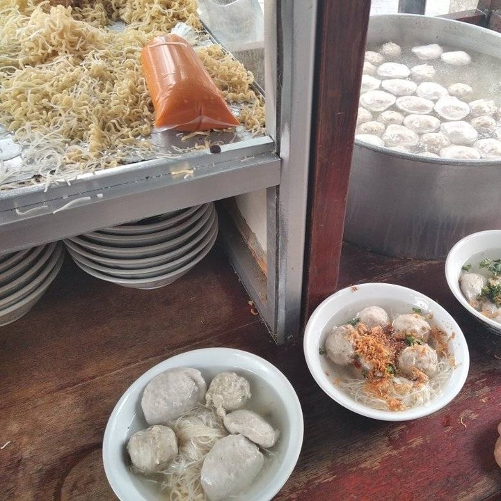 Bakso Gepeng Jeko Rawamangun, pilihan tempat makan siang enak di Jakarta.
