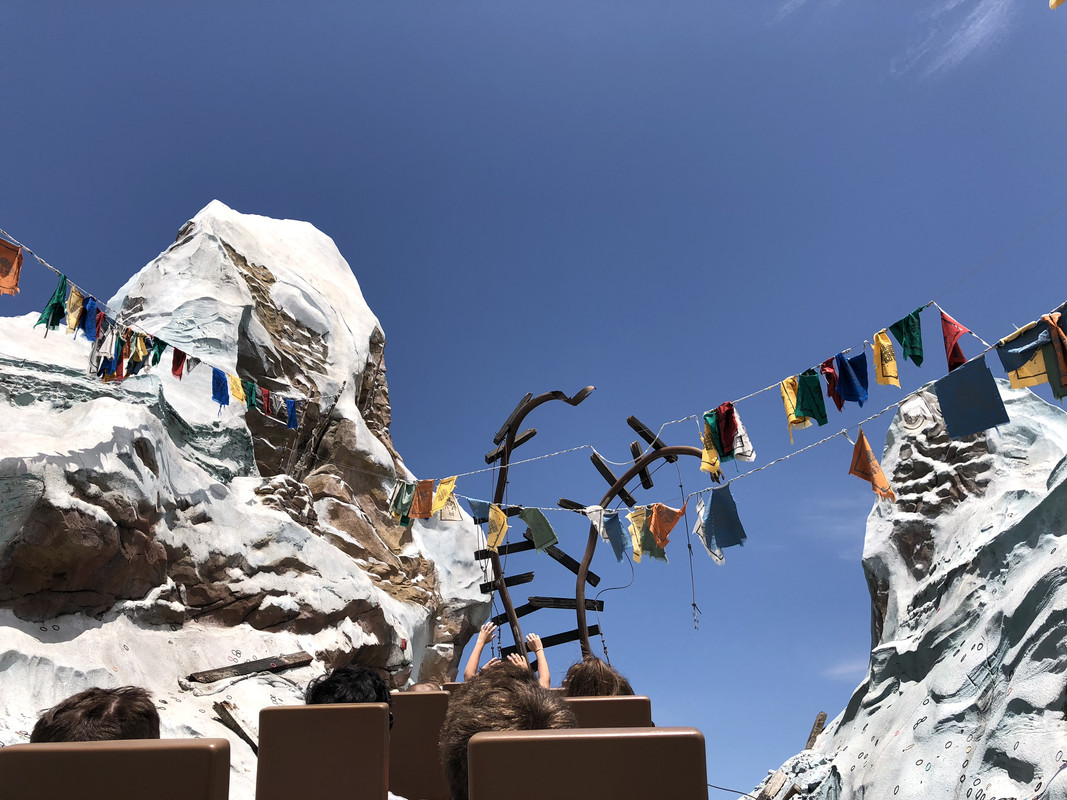 4F3821B6-FD36-4FE3-BB76-005835CF4B0D